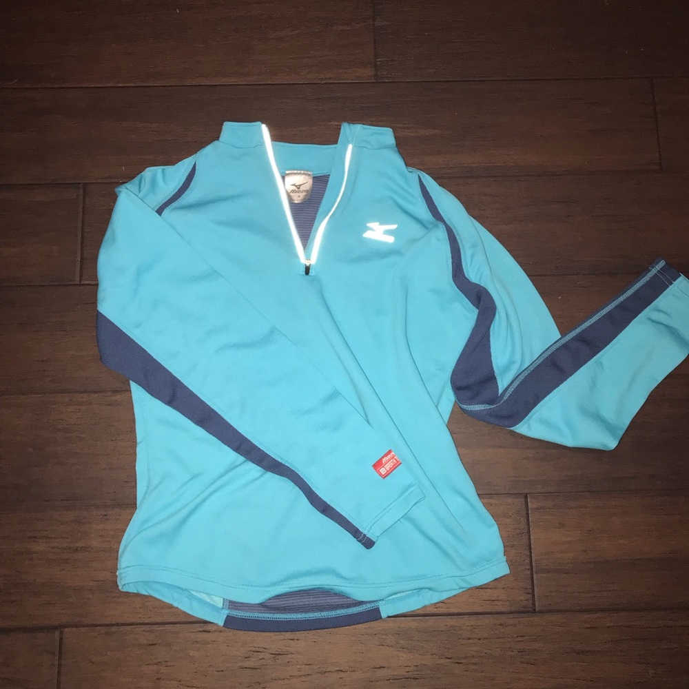 Long sleeved exercise/running shirt